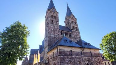 Der Dom zu Fritzlar ist Schauplatz einer Konzertreihe, die am 2. Juli um 19 Uhr beginnt. Insgesamt sind vier Veranstaltungen vorgesehen. Deren Erlös ist für den Dom bestimmt. 